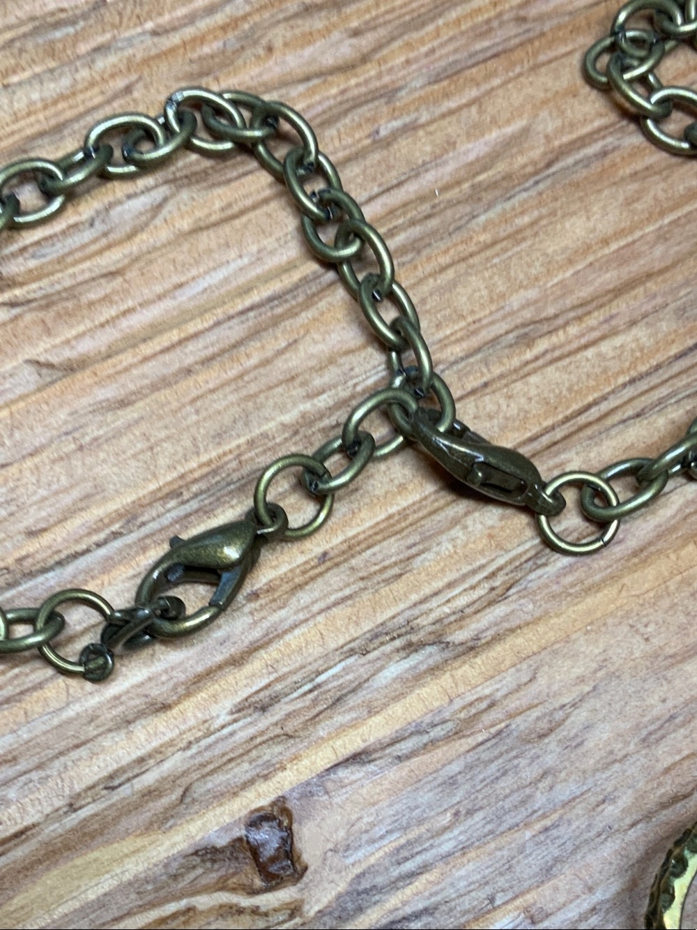 Premier Designs Piper Red Brown Acrylic Pendant Beaded Antiqued Finish Necklace - Picture 5 of 5